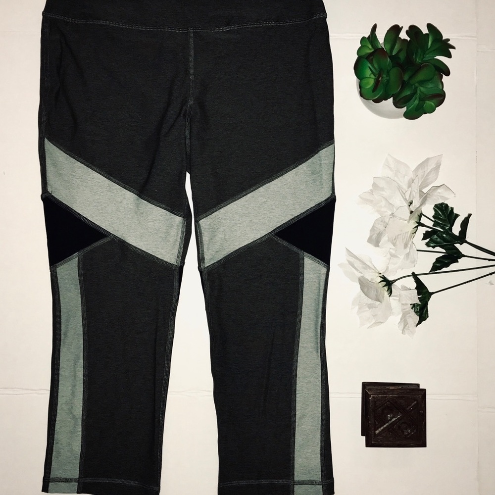 NWT Calvin Klein yoga pants